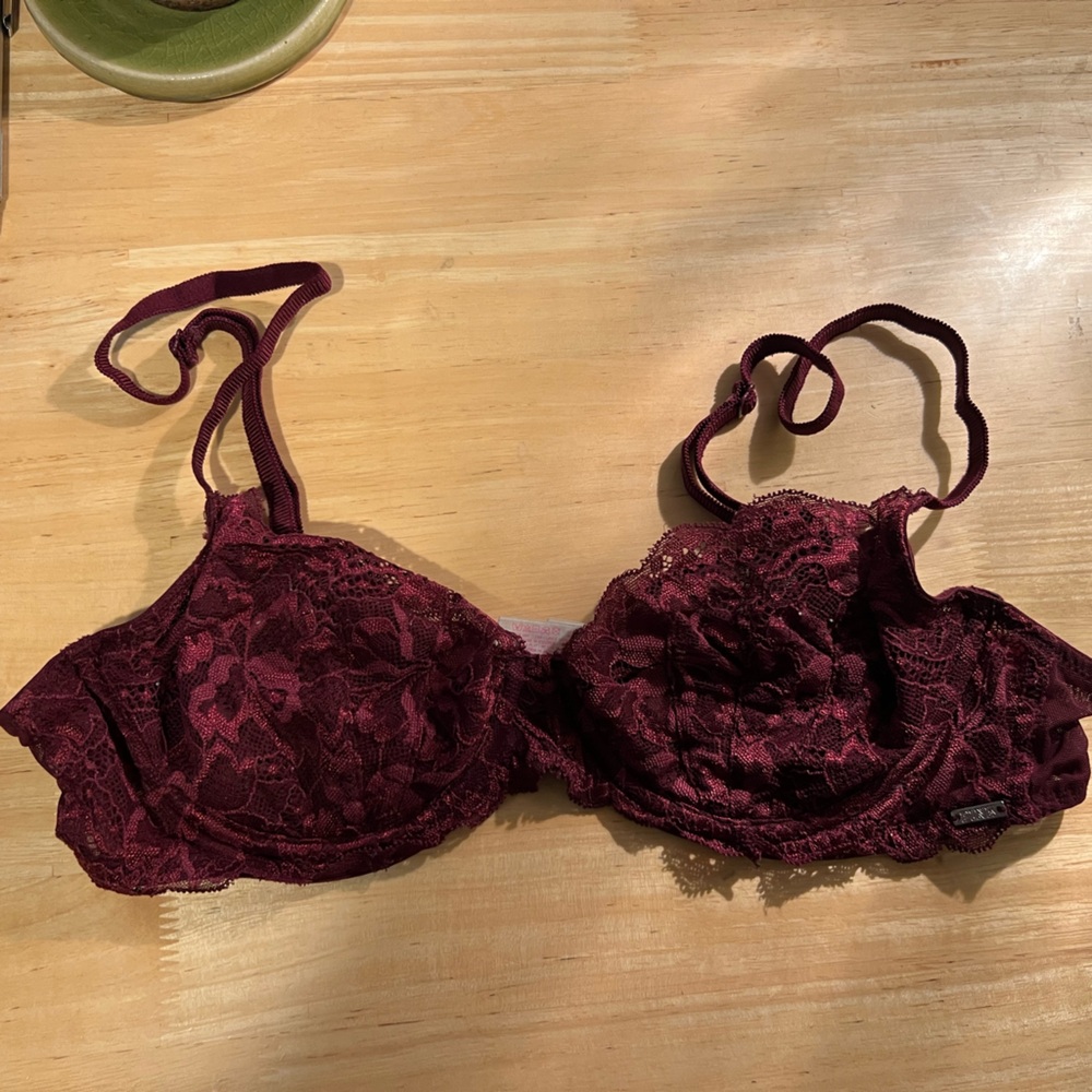 Victoria secret lace underwire bra